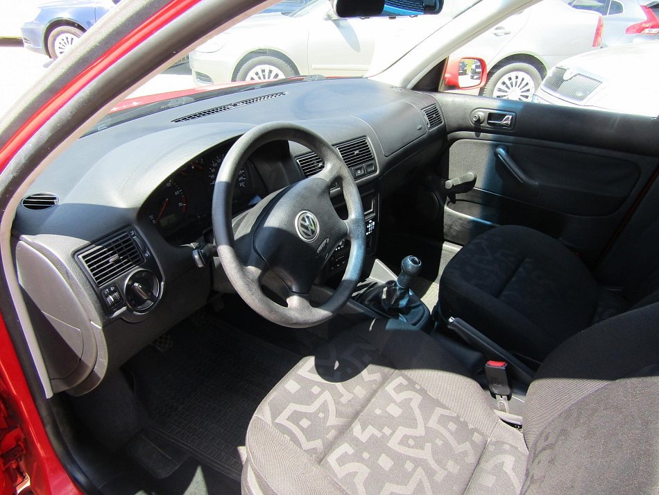 Volkswagen Golf 1.6i 