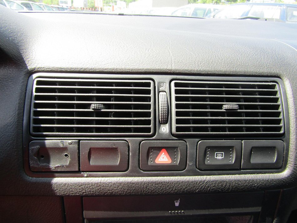 Volkswagen Golf 1.6i 