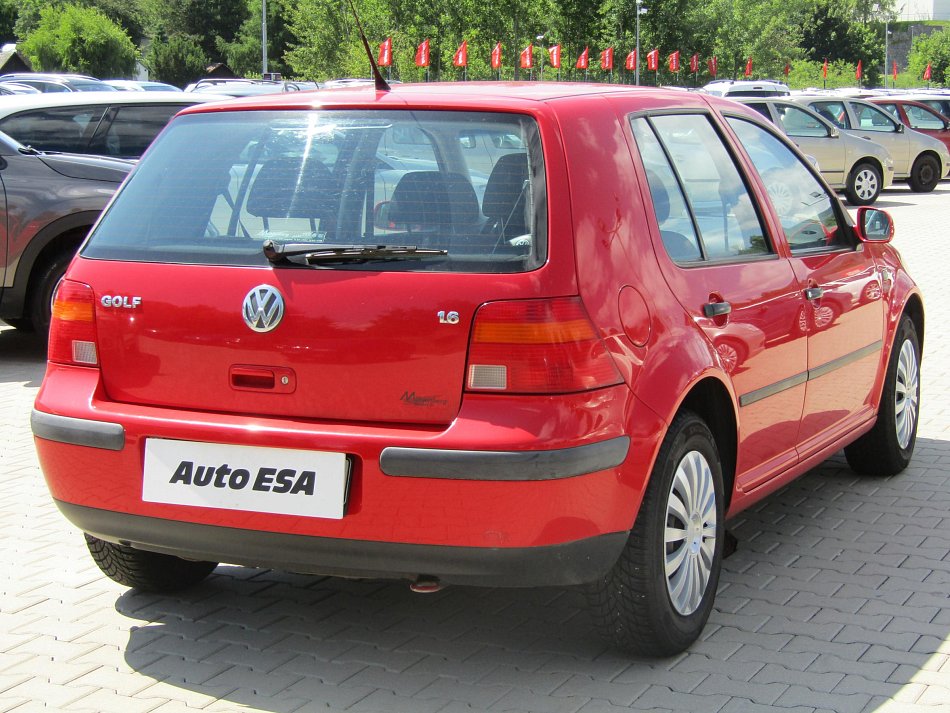 Volkswagen Golf 1.6i 