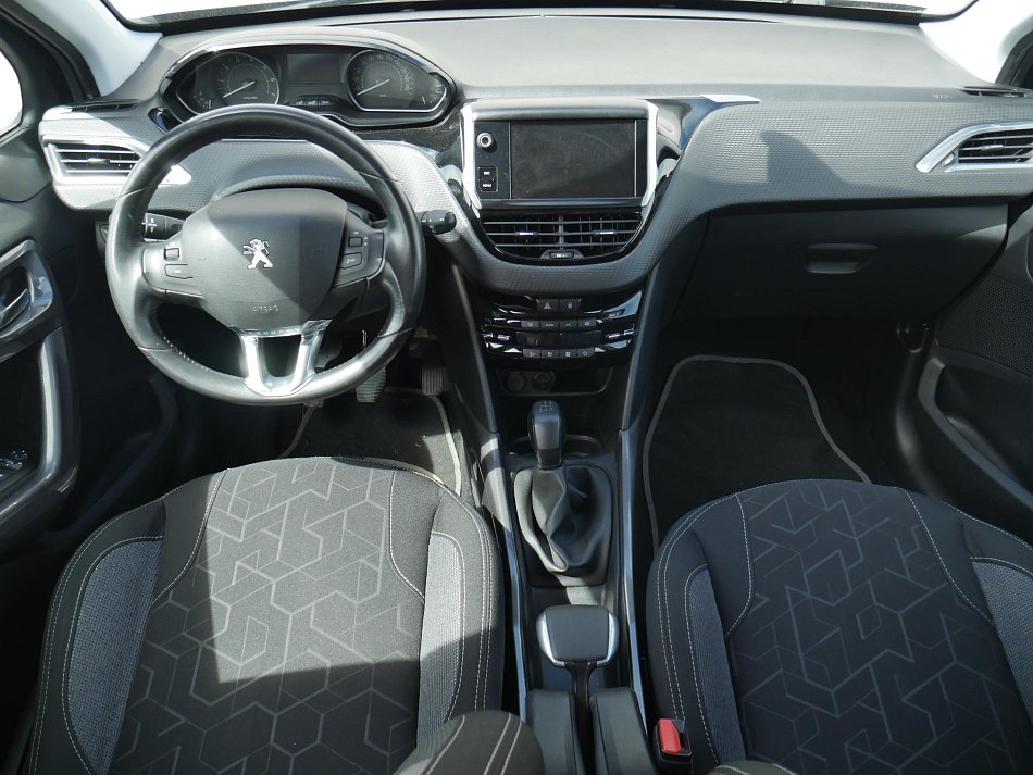 Peugeot 2008 1.2 PT 