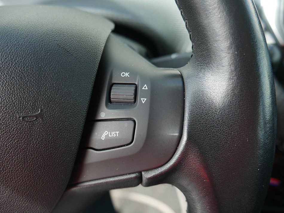 Peugeot 2008 1.2 PT 