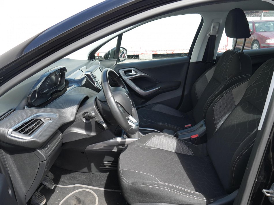 Peugeot 2008 1.2 PT 