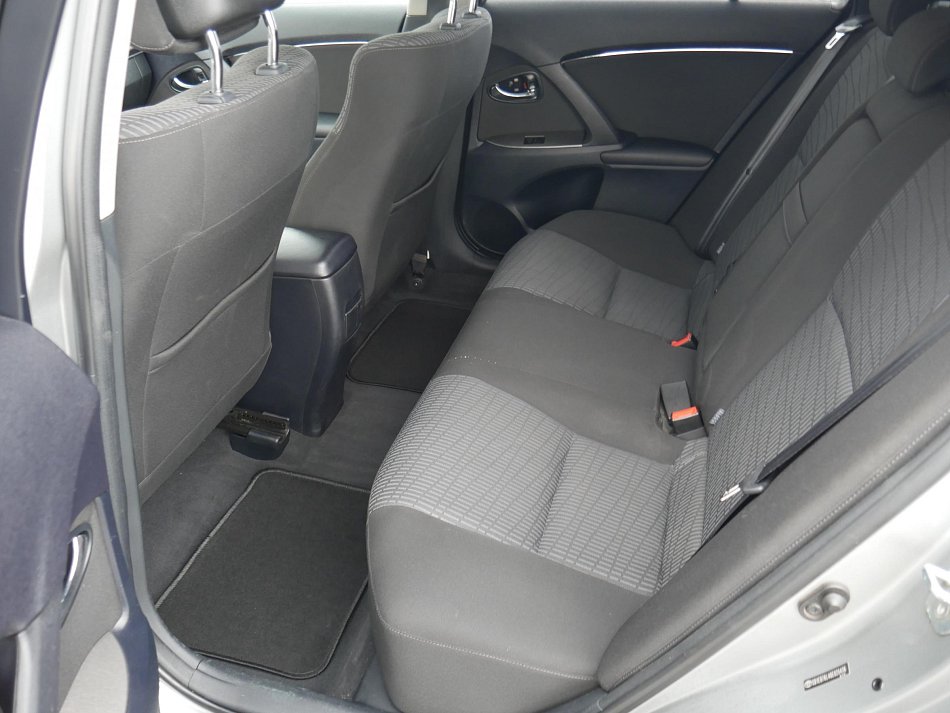 Toyota Avensis 2.2D 