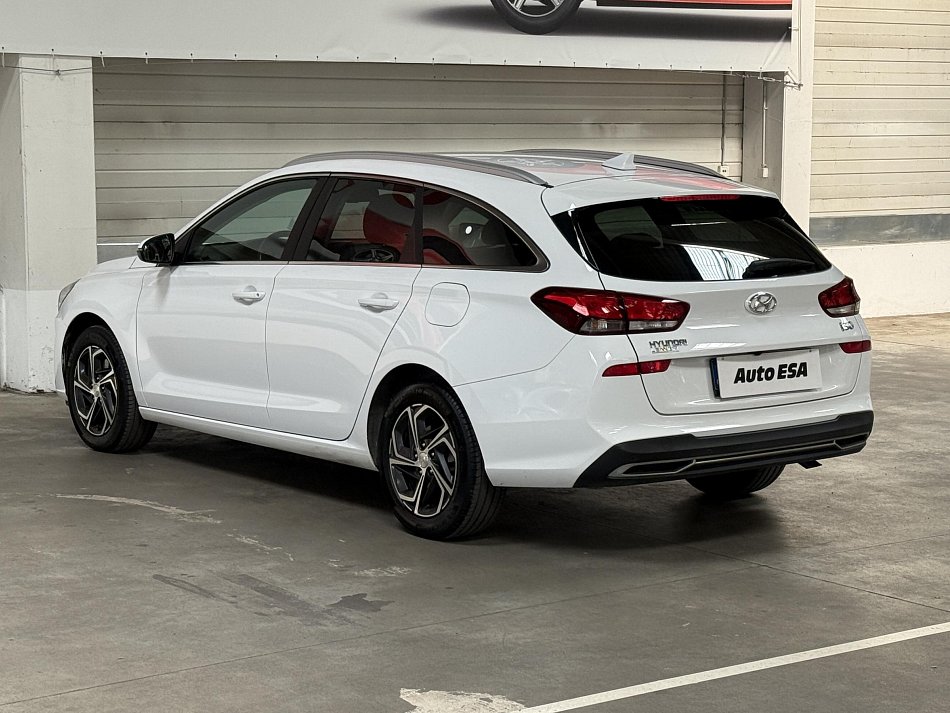 Hyundai I30 1.5 DPi Smart