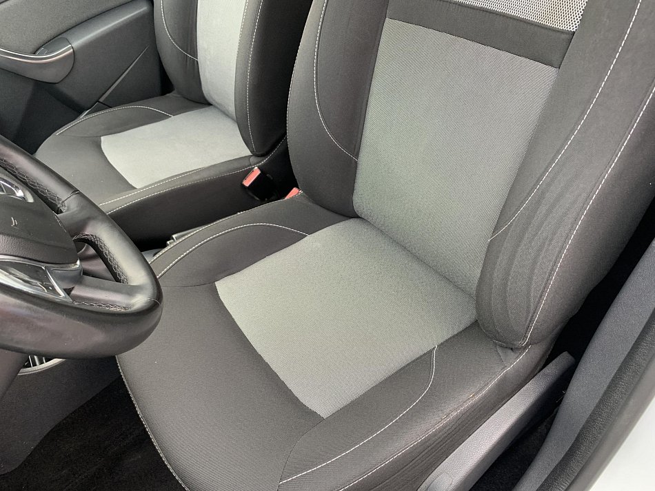Dacia Duster 1.6i 