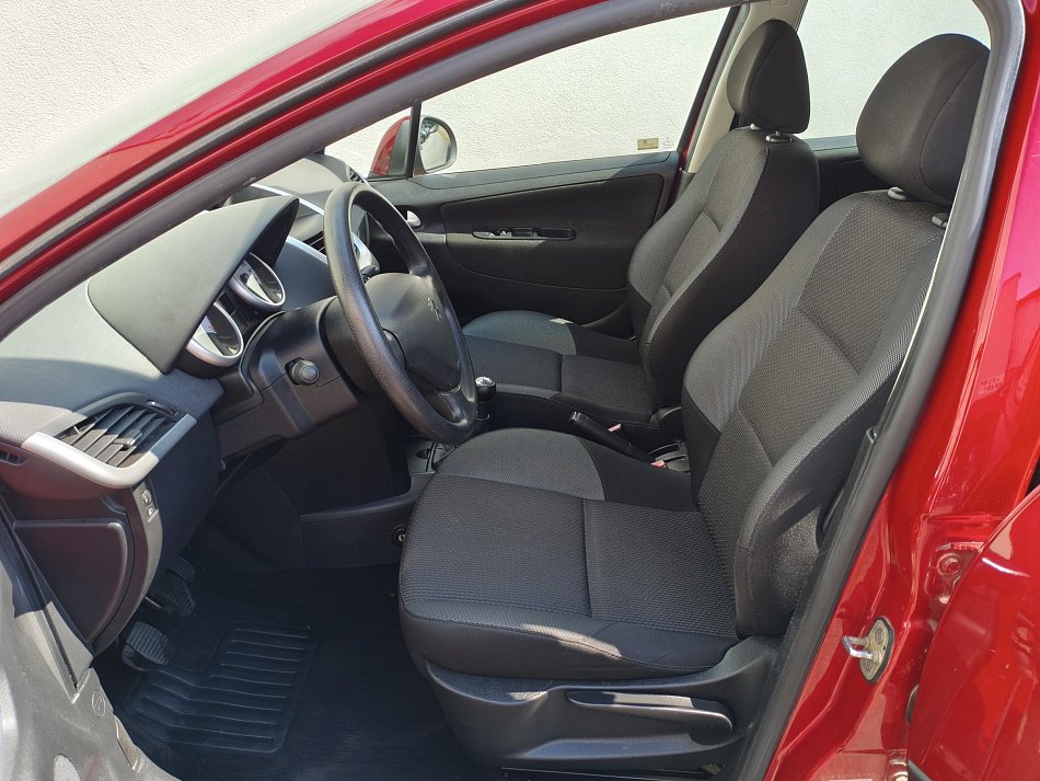 Peugeot 207 1.4 i 