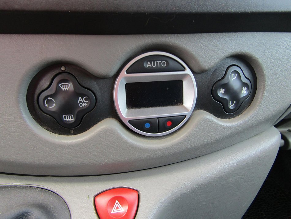 Renault Trafic 2.0dCi  9míst