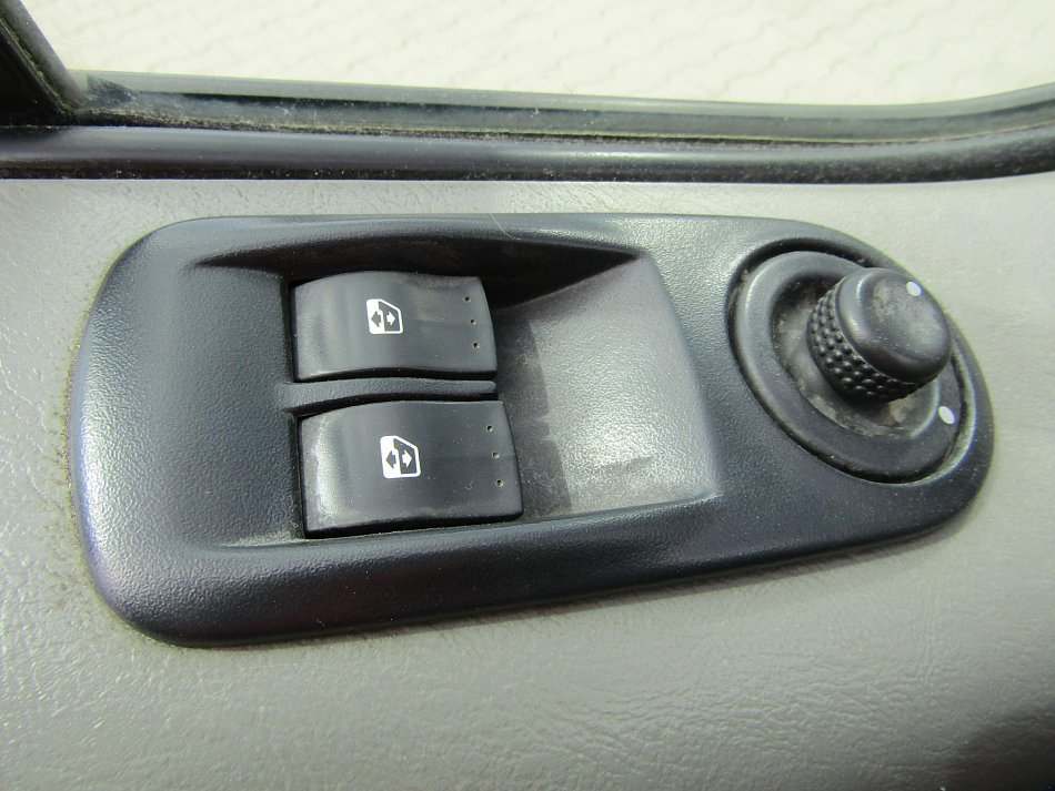 Renault Trafic 2.0dCi  9míst