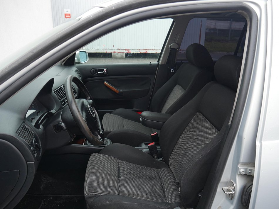 Volkswagen Golf 2.8i V6  4x4