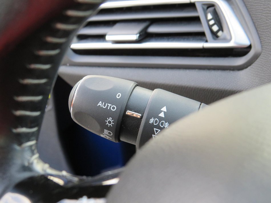 Peugeot 308 1.2 PT 