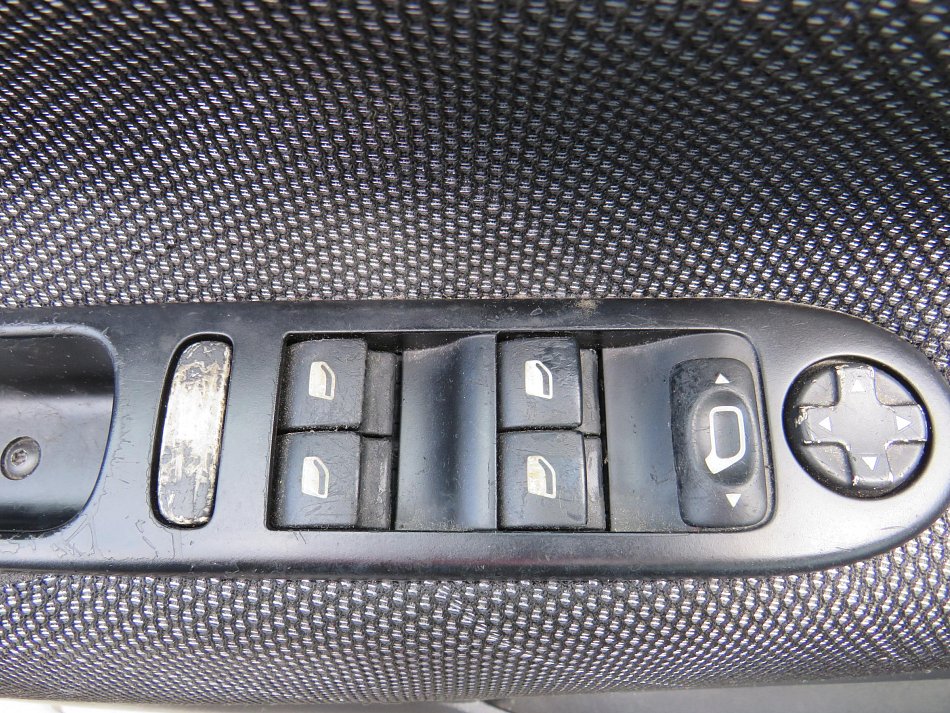 Peugeot 207 1.6i 