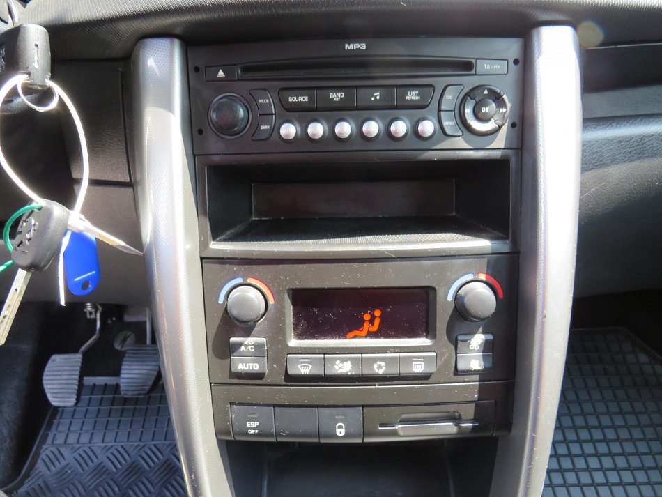 Peugeot 207 1.6i 