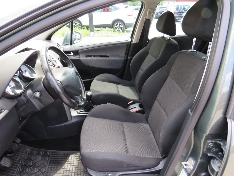 Peugeot 207 1.6i 