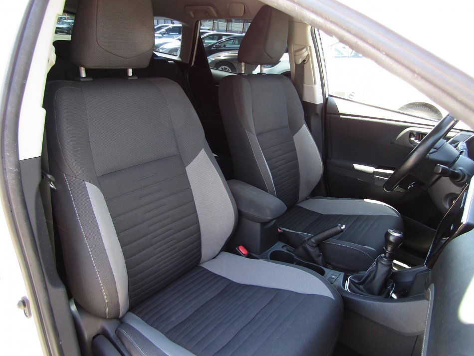 Toyota Auris 1.6 VVT-i Active