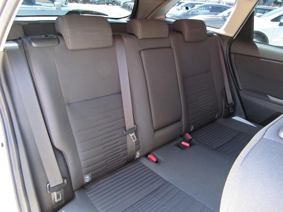 Toyota Auris 1.6 VVT-i Active