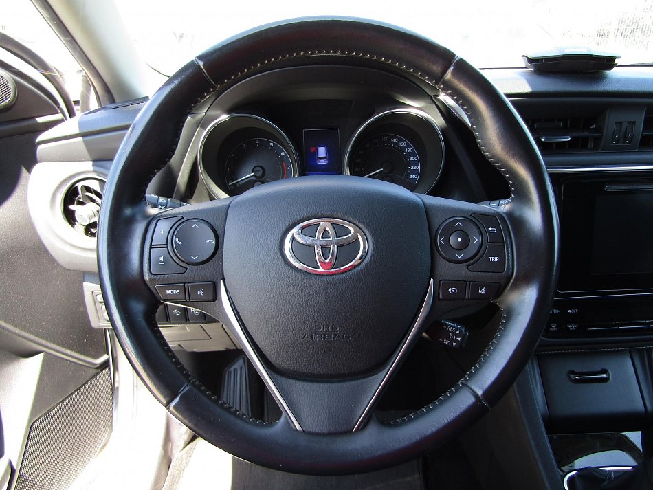 Toyota Auris 1.6 VVT-i Active