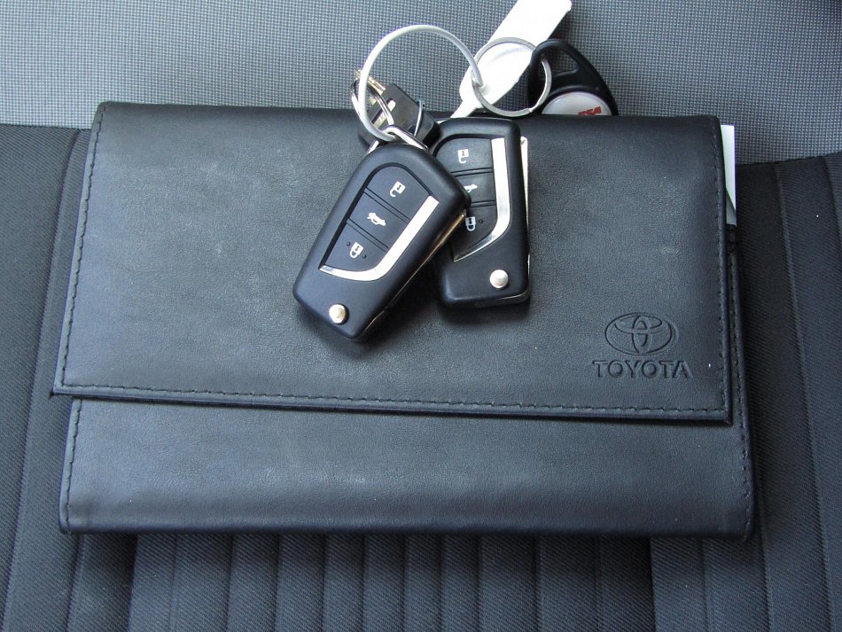 Toyota Auris 1.6 VVT-i Active