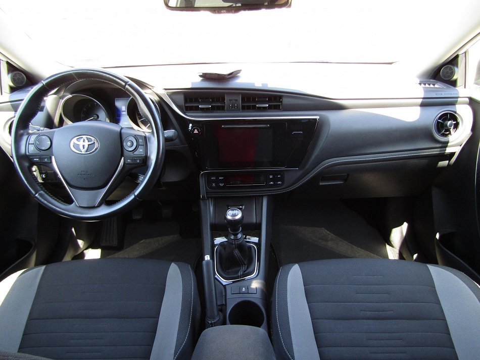 Toyota Auris 1.6 VVT-i Active