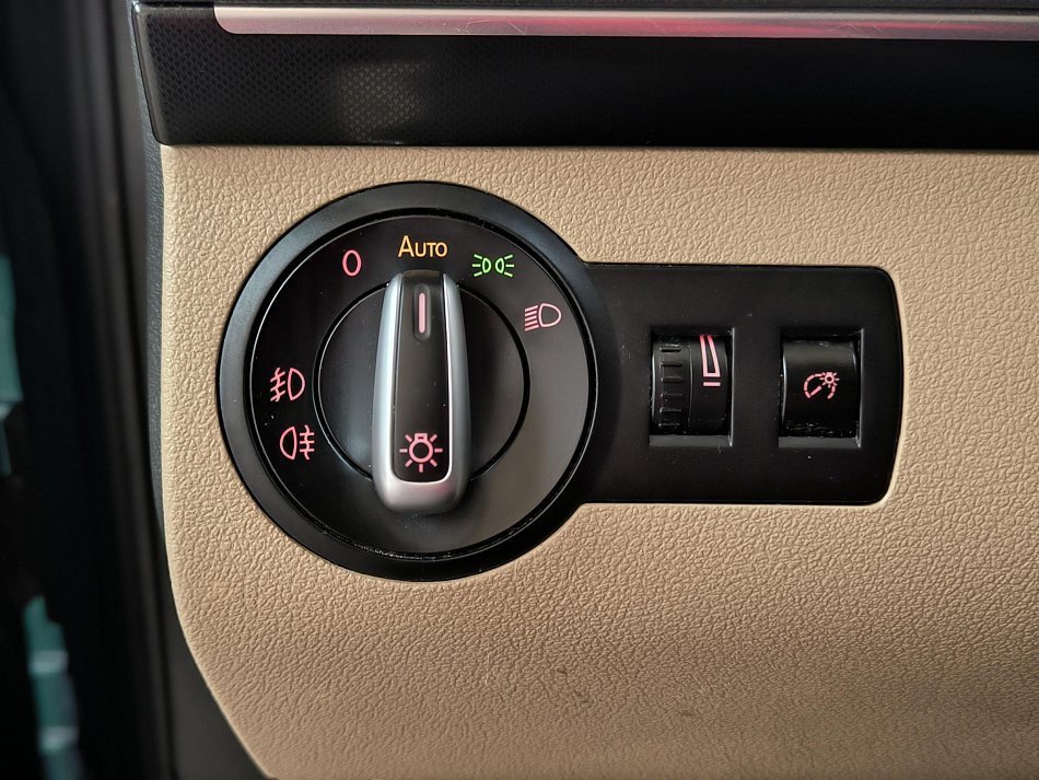 Volkswagen Touran 2.0 TDi 