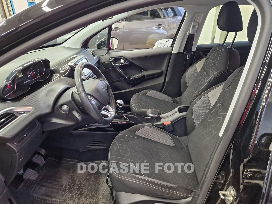Peugeot 2008 1.2 PT Active