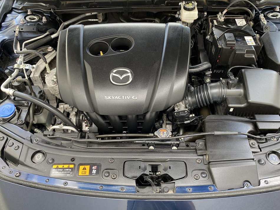 Mazda 3 2.0 i 