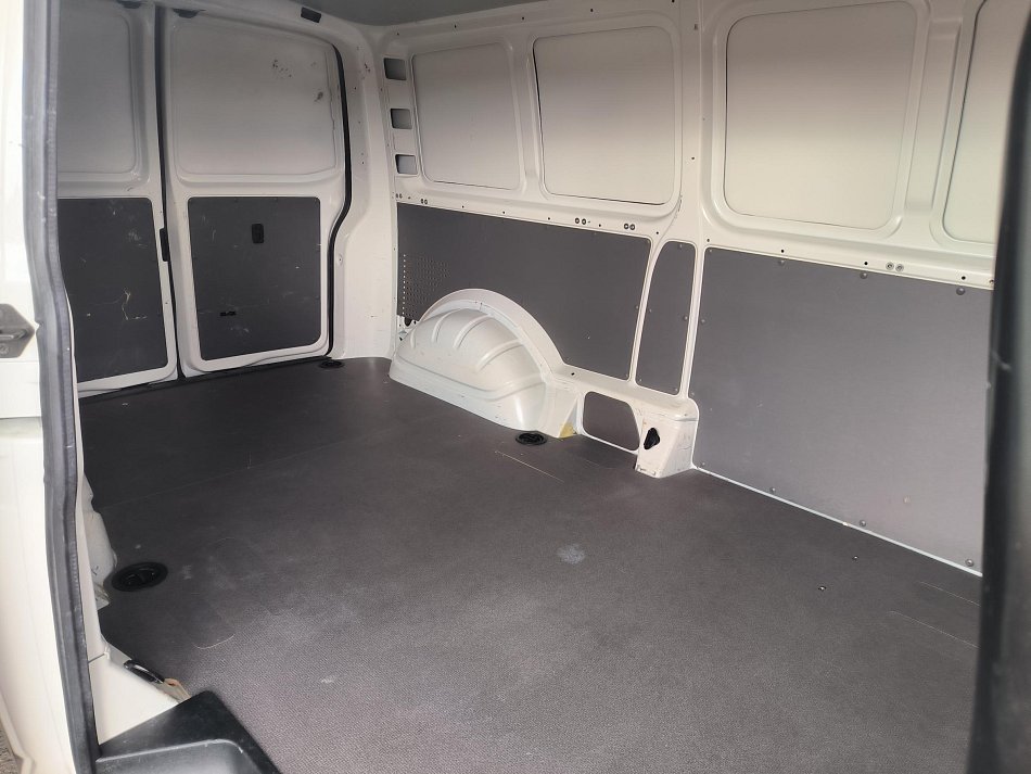 Volkswagen Transporter 2.0TDi  L2H1 T6.1