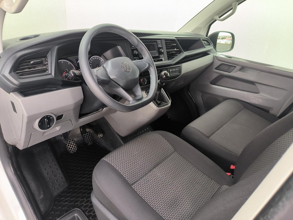 Volkswagen Transporter 2.0TDi  L2H1 T6.1