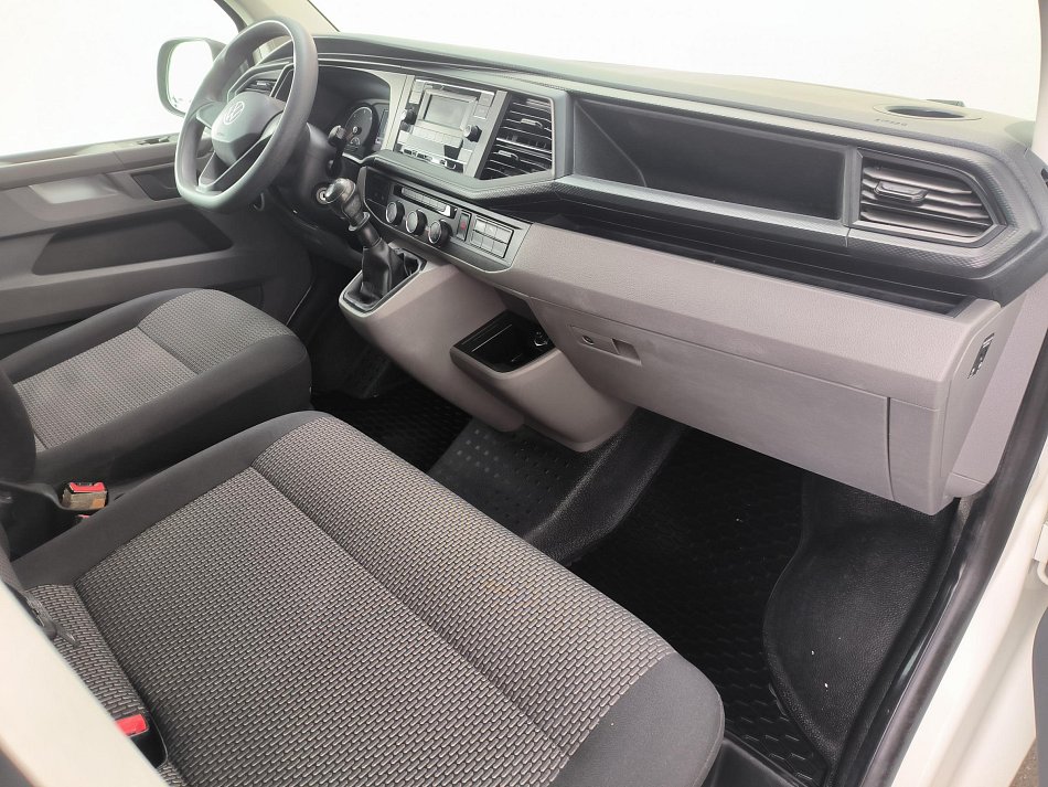 Volkswagen Transporter 2.0TDi  L2H1 T6.1