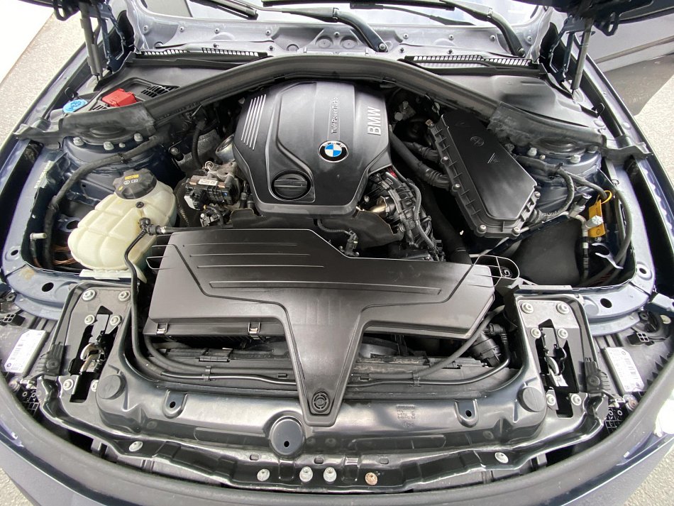 BMW Řada 3 2.0d LuxuryLine 325d
