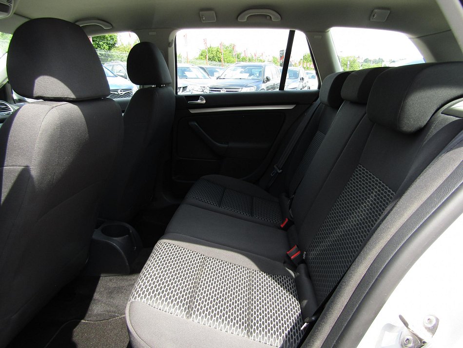 Volkswagen Golf 1.6 TDi 