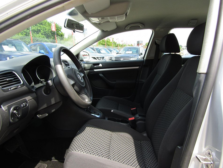 Volkswagen Golf 1.6 TDi 