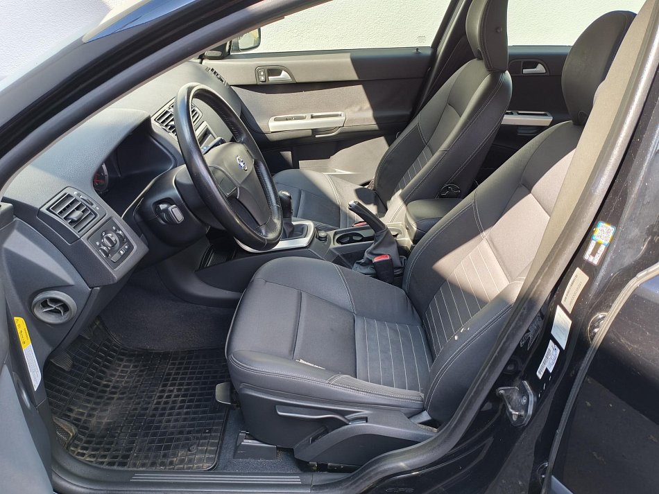 Volvo V50 2.4i 