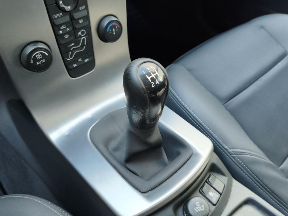 Volvo V50 2.4i 