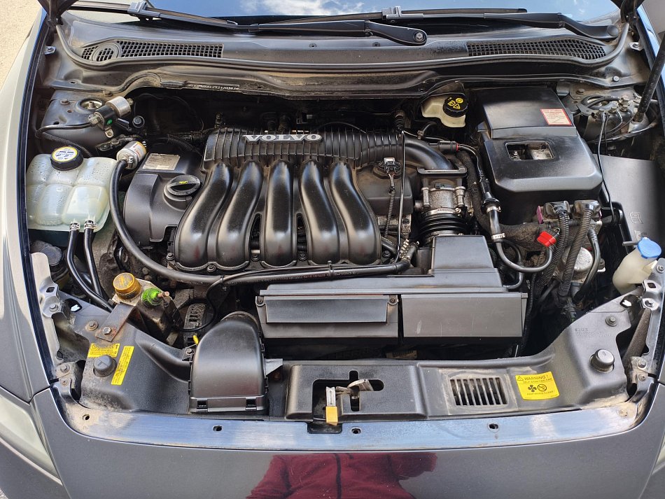 Volvo V50 2.4i 