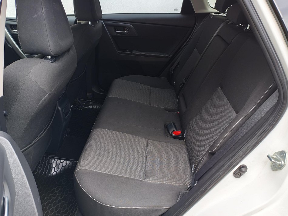 Toyota Auris 2.0 D-4D 