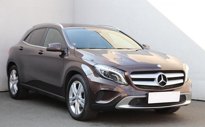 Mercedes-Benz GLA 1.6i 