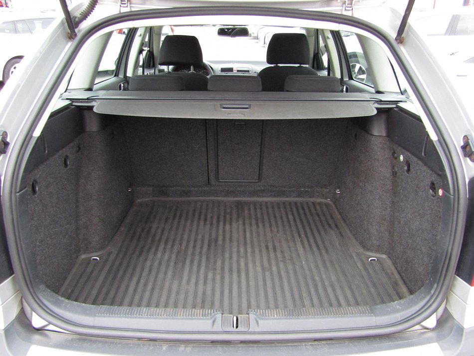 Škoda Octavia II 2.0 TDi Scout 4x4