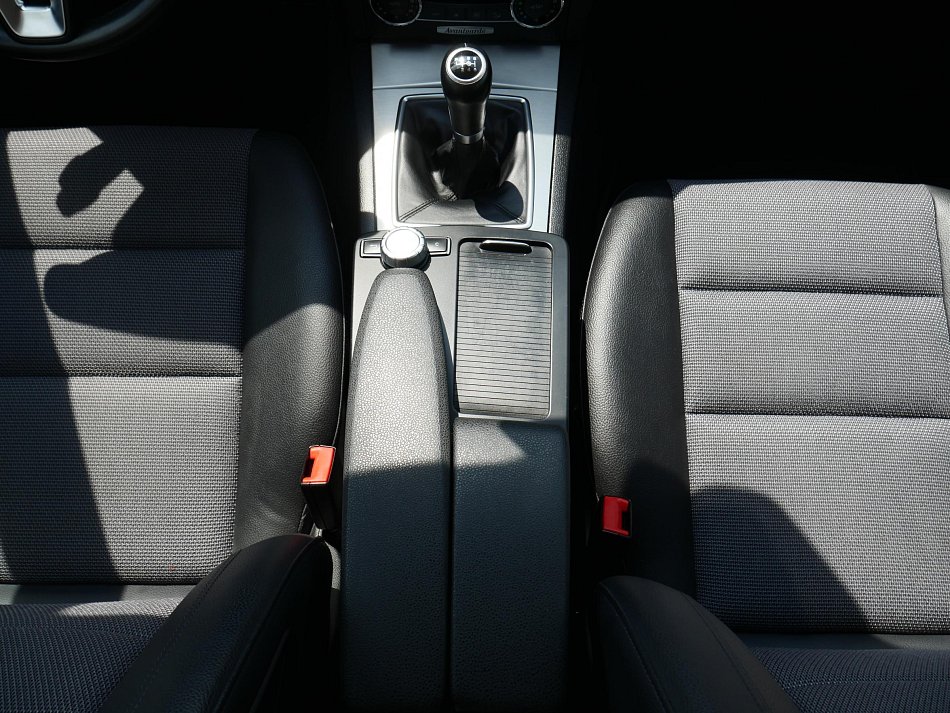 Mercedes-Benz Třída C 2.2 CDi Avantgarde C220