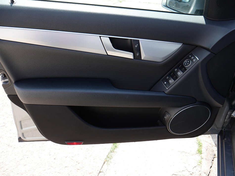 Mercedes-Benz Třída C 2.2 CDi Avantgarde C220