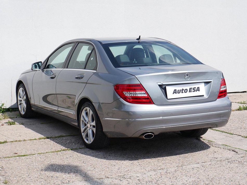 Mercedes-Benz Třída C 2.2 CDi Avantgarde C220