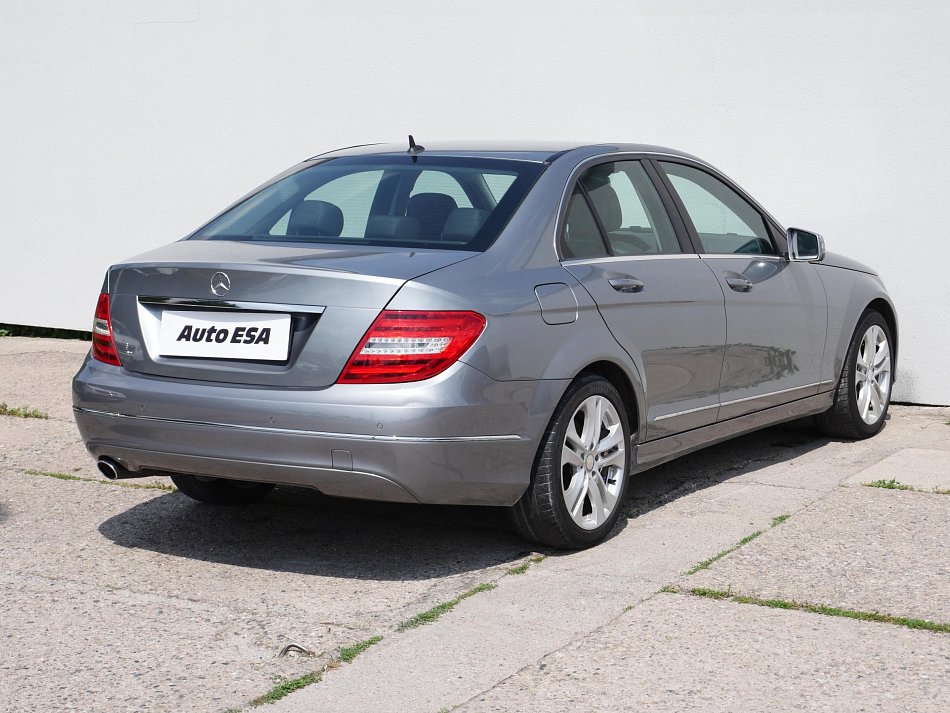 Mercedes-Benz Třída C 2.2 CDi Avantgarde C220
