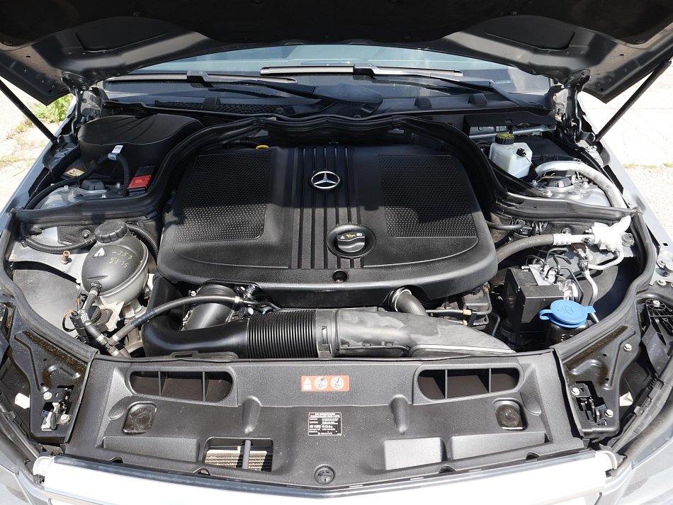 Mercedes-Benz Třída C 2.2 CDi Avantgarde C220
