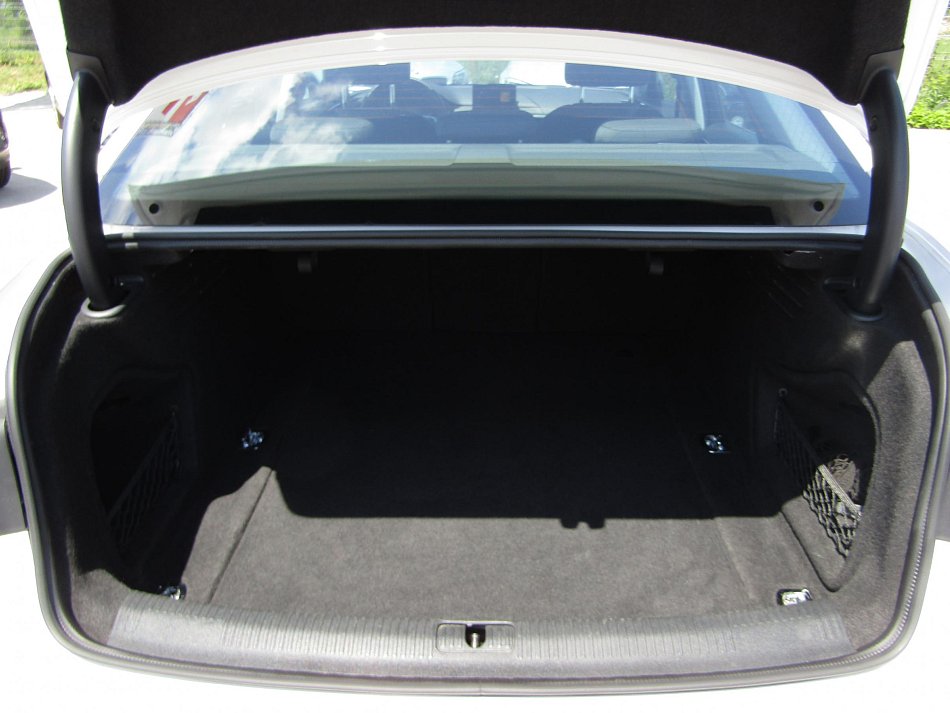Audi A4 2.0 TDi 