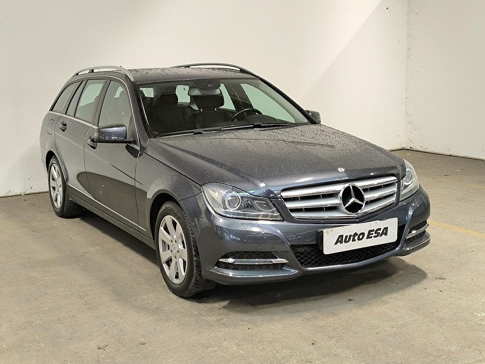 Mercedes-Benz Třída C 2.2 CDi  C220