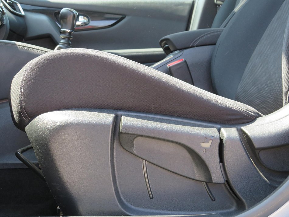 Nissan Qashqai 1.6 dCi N-Connecta