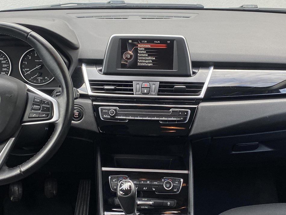 BMW Řada 2 1.5i  218 i