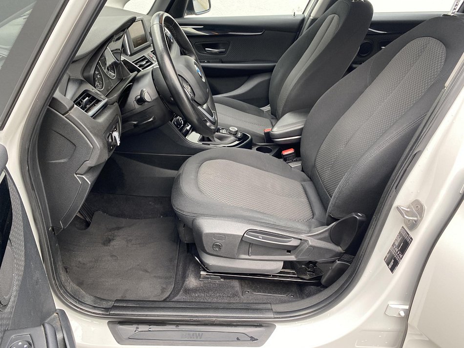 BMW Řada 2 1.5i  218 i