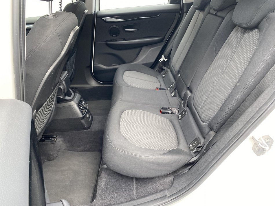 BMW Řada 2 1.5i  218 i