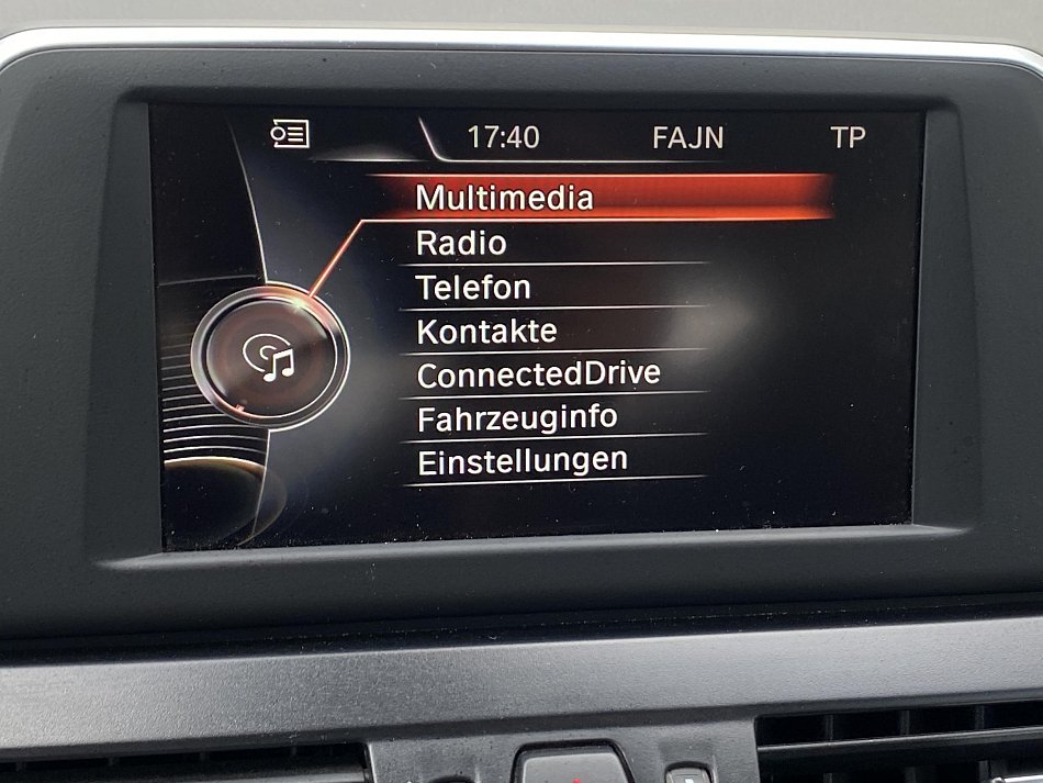 BMW Řada 2 1.5i  218 i