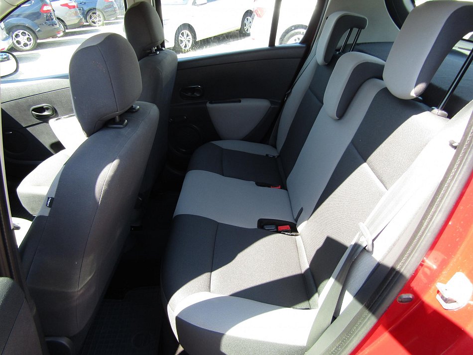 Renault Clio 1.2i 